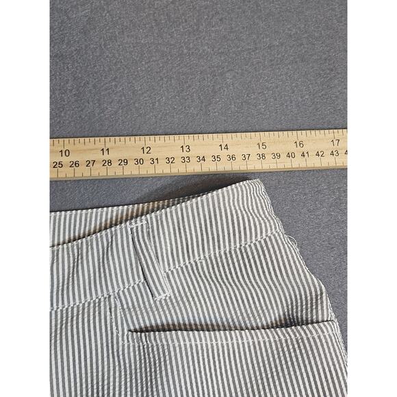 Golf America Shorts Womens 6p Gray & White Pinstripe Golf Shorts - Picture 6 of 9
